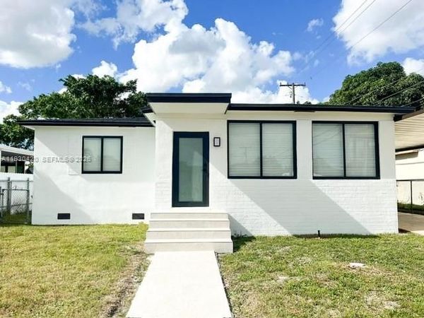 4990 E Palm Ct, Hialeah, FL 33013