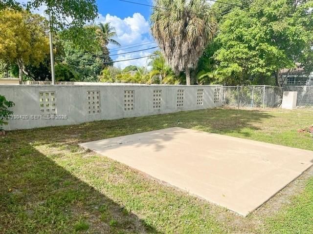 4990 E Palm Ct, Hialeah, FL 33013 Photo