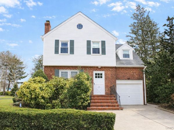 22 Hathaway Drive, Garden City, NY 11530