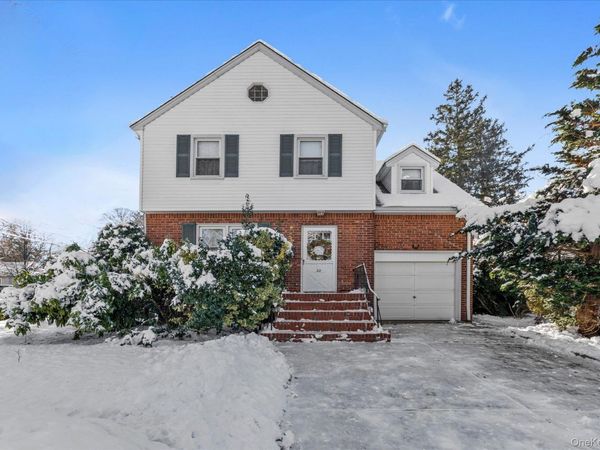 22 Hathaway Drive, Garden City, NY 11530