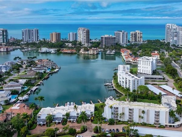 400 Park Shore DR, Unit 302, NAPLES, FL 34103