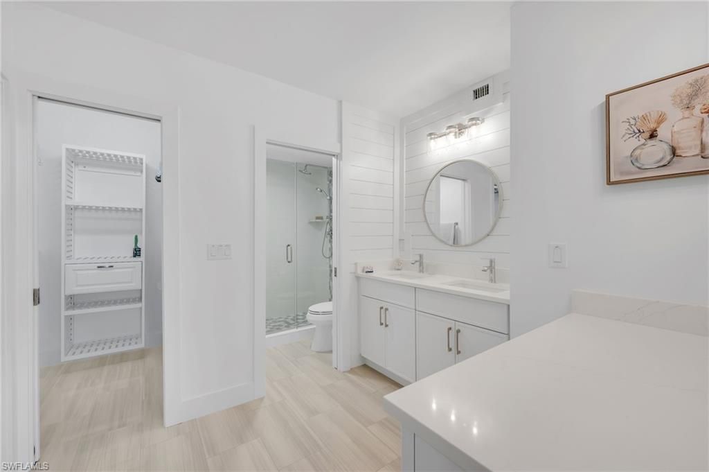 400 Park Shore Dr, Unit 302, Naples, FL 34103 Photo