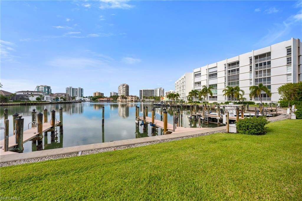 400 Park Shore Dr, Unit 302, Naples, FL 34103 Photo
