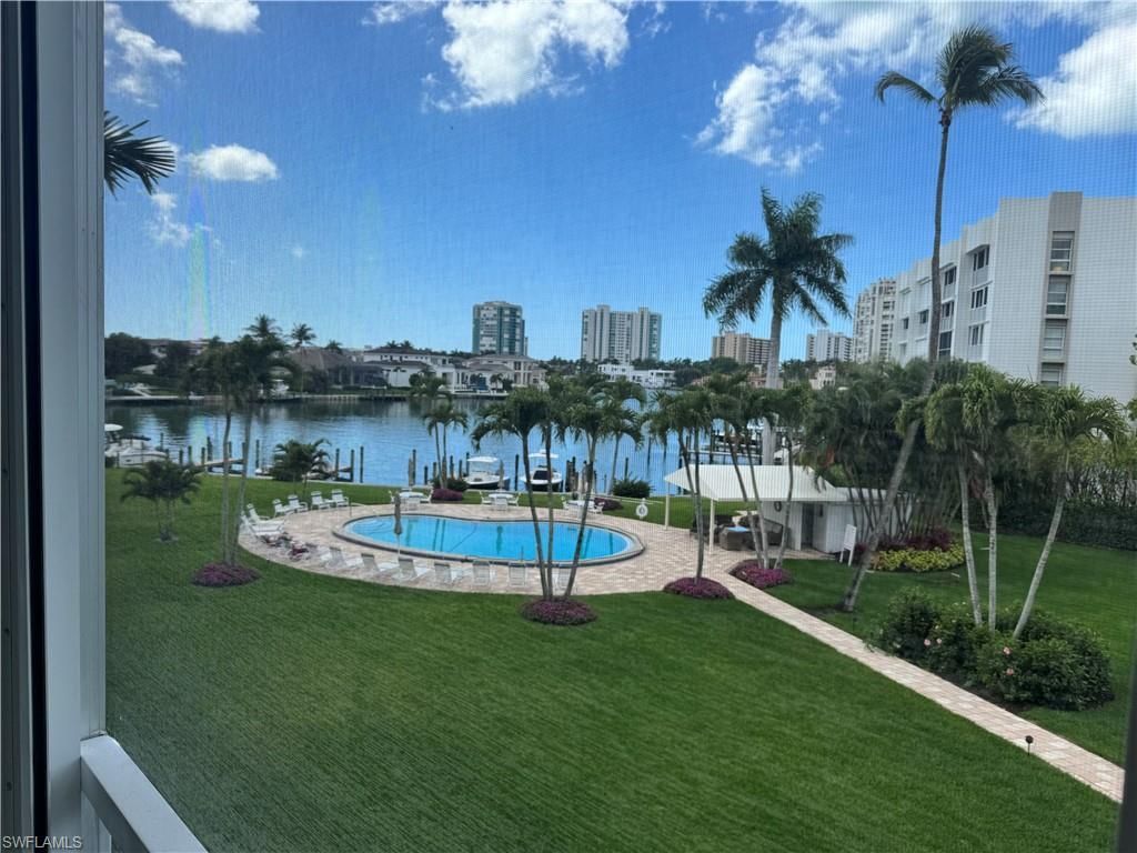 400 Park Shore Dr, Unit 302, Naples, FL 34103 Photo
