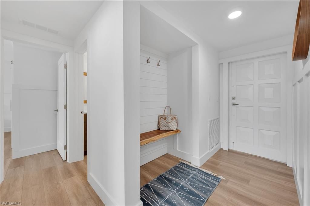 400 Park Shore Dr, Unit 302, Naples, FL 34103 Photo