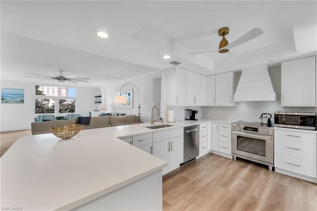 400 Park Shore Dr, Unit 302, Naples, FL 34103 Photo