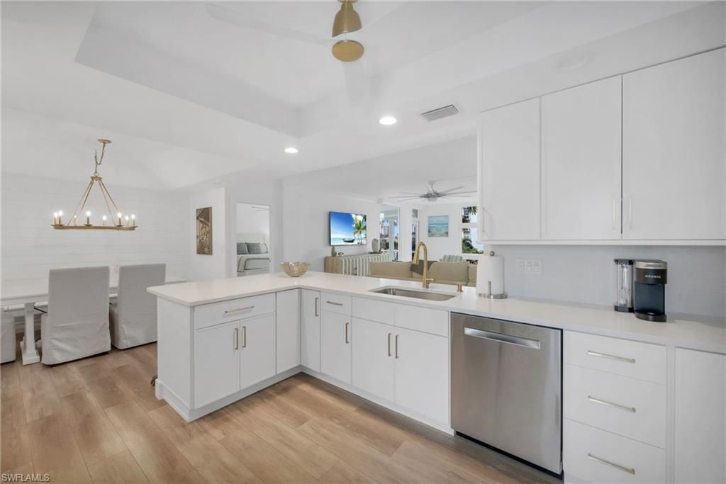 400 Park Shore Dr, Unit 302, Naples, FL 34103 Photo