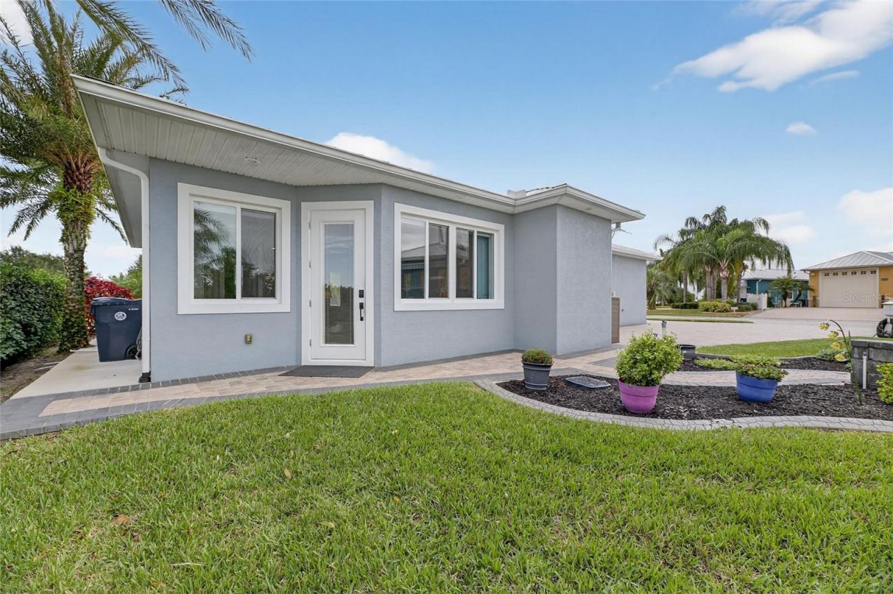 3287 Red Tail Hawk Drive, Polk City, FL 33868 Photo