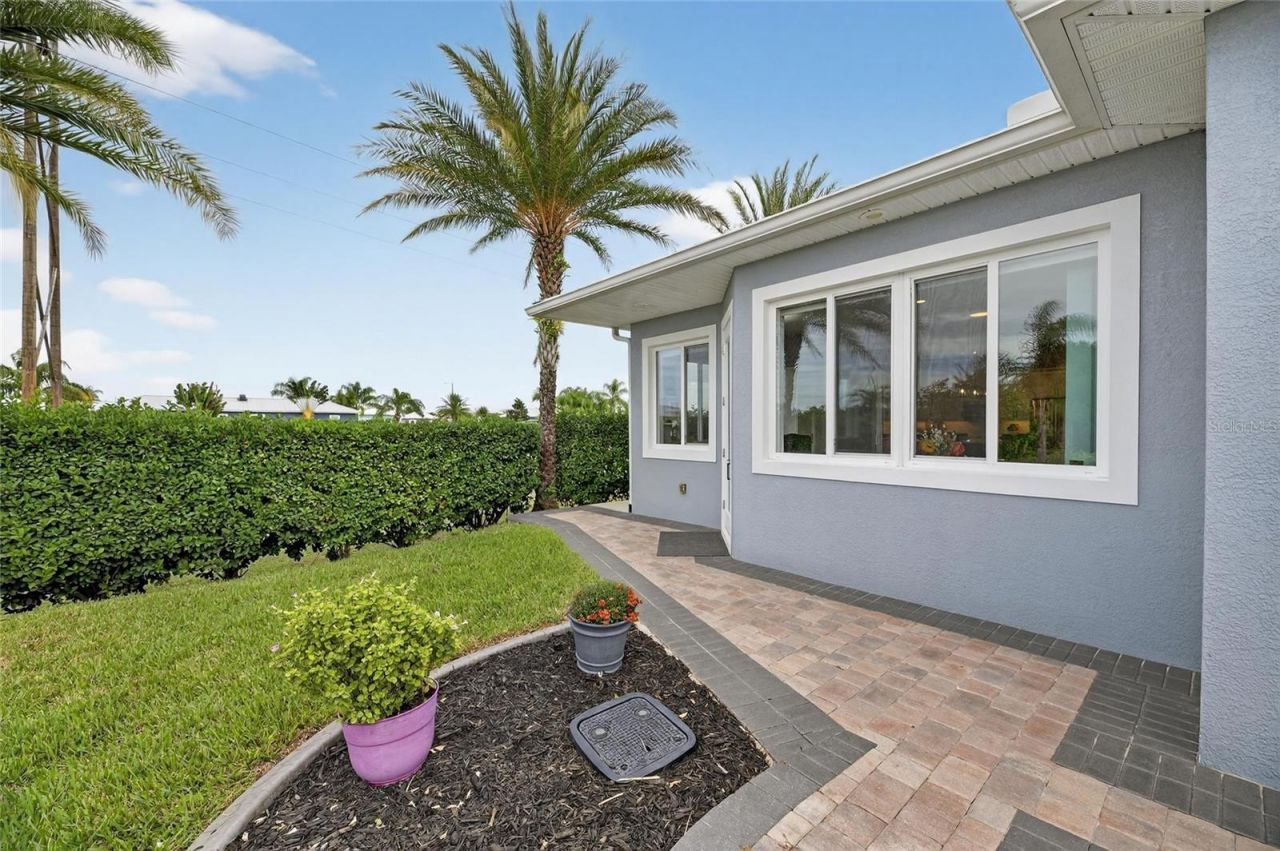 3287 Red Tail Hawk Drive, Polk City, FL 33868 Photo