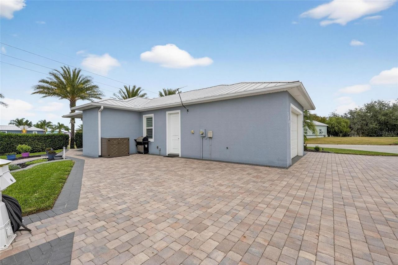 3287 Red Tail Hawk Drive, Polk City, FL 33868 Photo