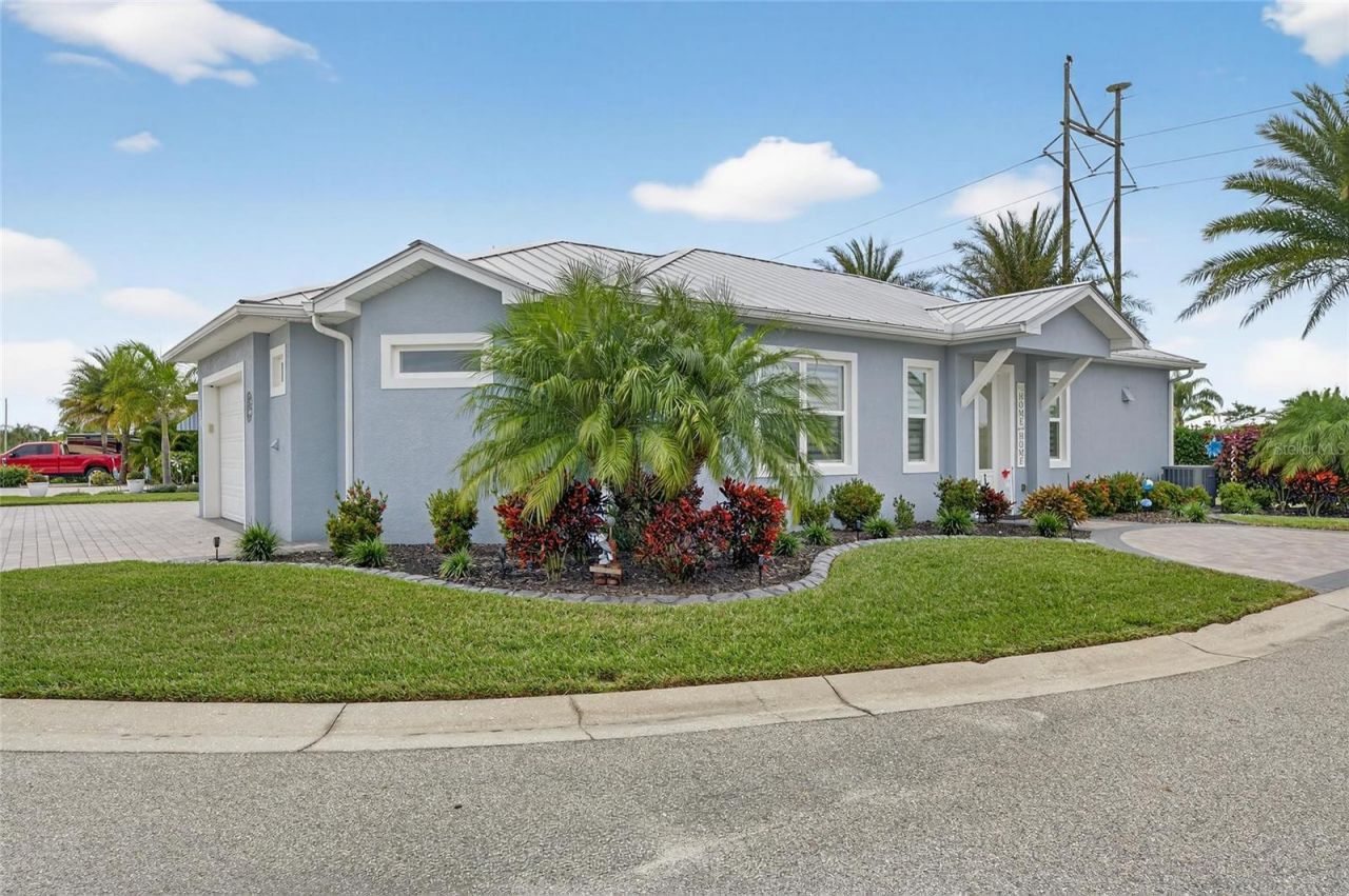 3287 Red Tail Hawk Drive, Polk City, FL 33868 Photo