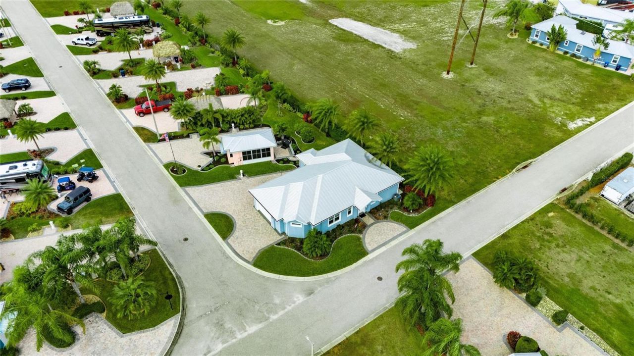 3287 Red Tail Hawk Drive, Polk City, FL 33868 Photo