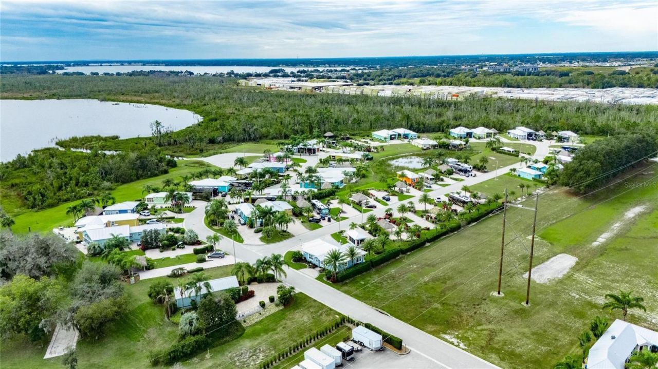 3287 Red Tail Hawk Drive, Polk City, FL 33868 Photo