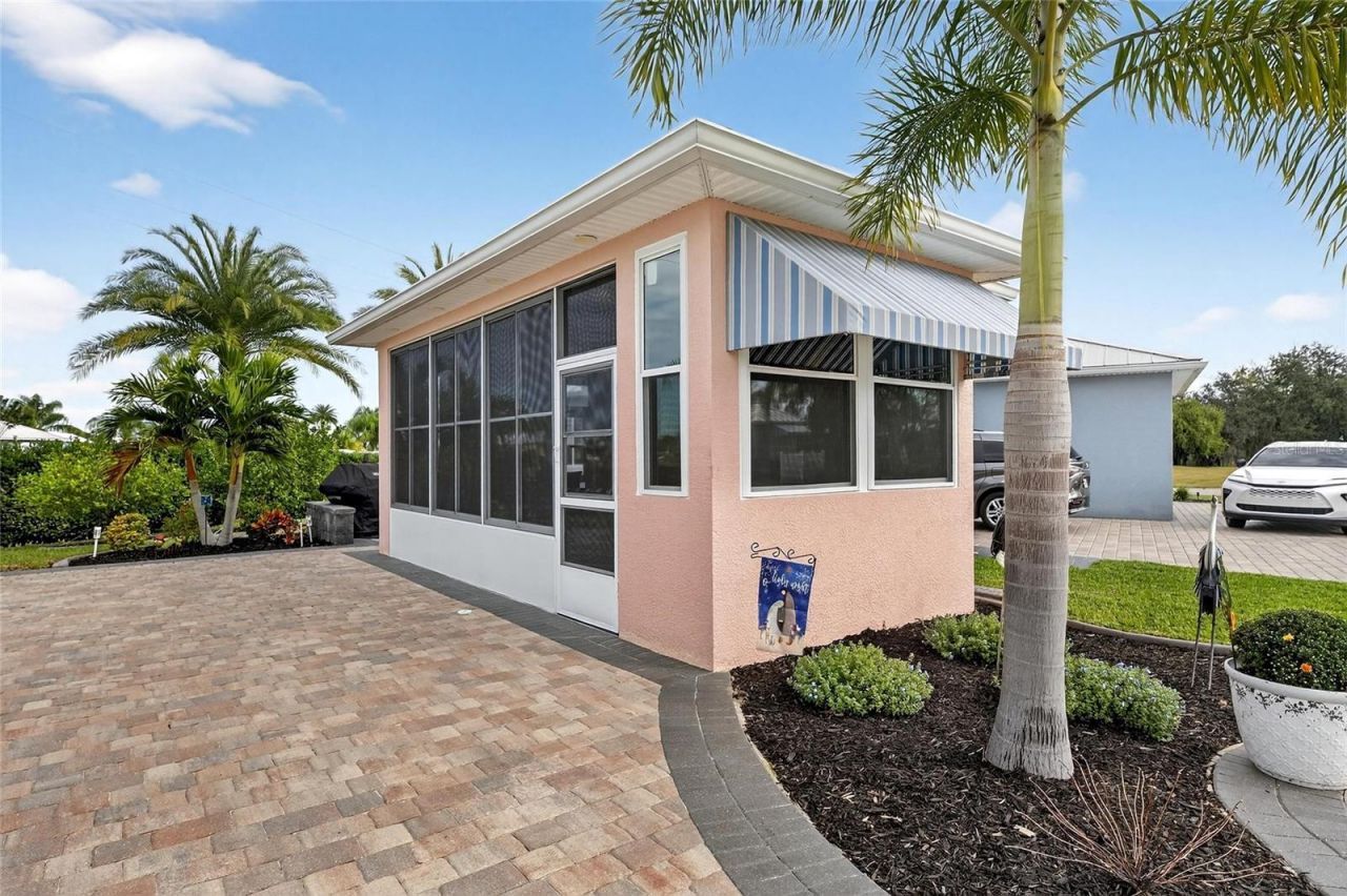 3283 Red Tail Hawk Drive, Polk City, FL 33868 Photo