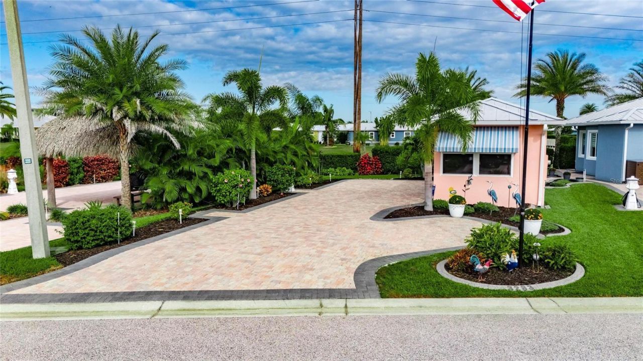 3283 Red Tail Hawk Drive, Polk City, FL 33868 Photo