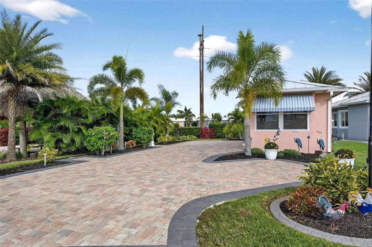 3283 Red Tail Hawk Drive, Polk City, FL 33868 Photo