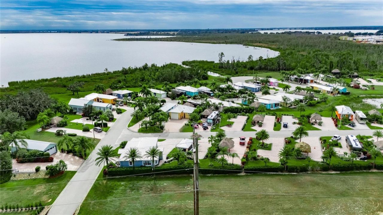 3283 Red Tail Hawk Drive, Polk City, FL 33868 Photo