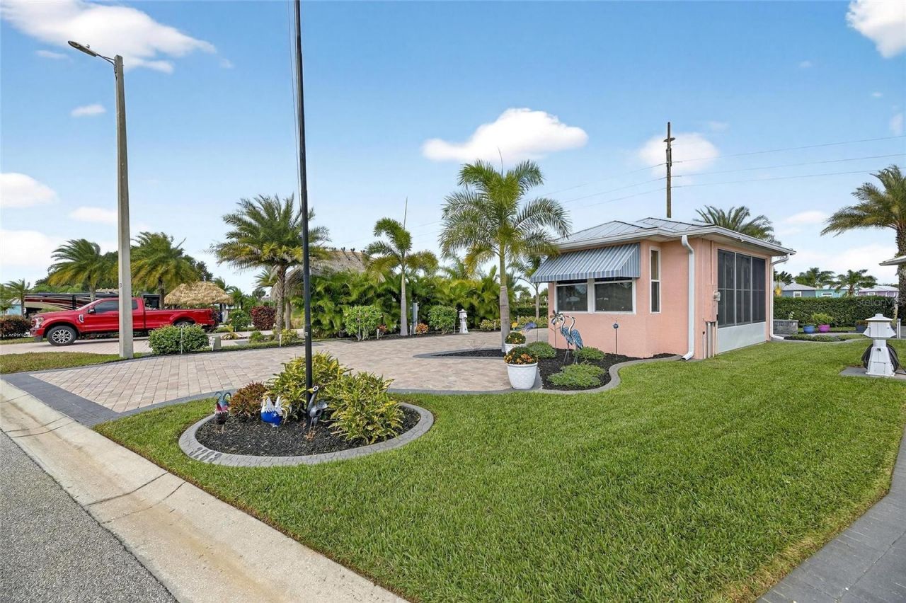 3283 Red Tail Hawk Drive, Polk City, FL 33868 Photo