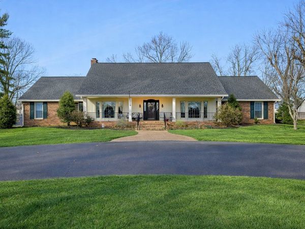 117 Sam Davis Dr, Springfield, TN 37172