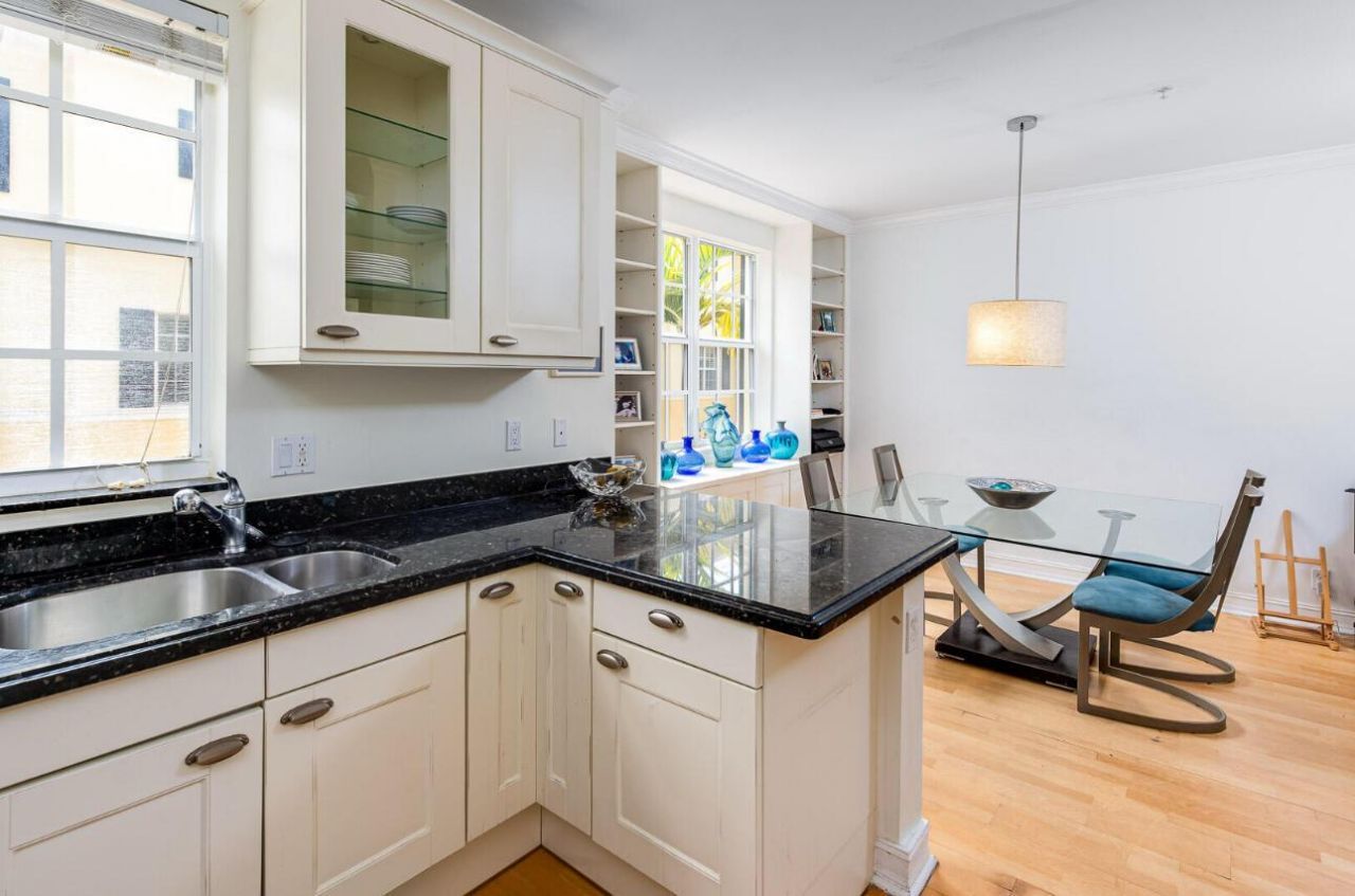 338 Tuxedo Lane, West Palm Beach, FL 33401 Photo