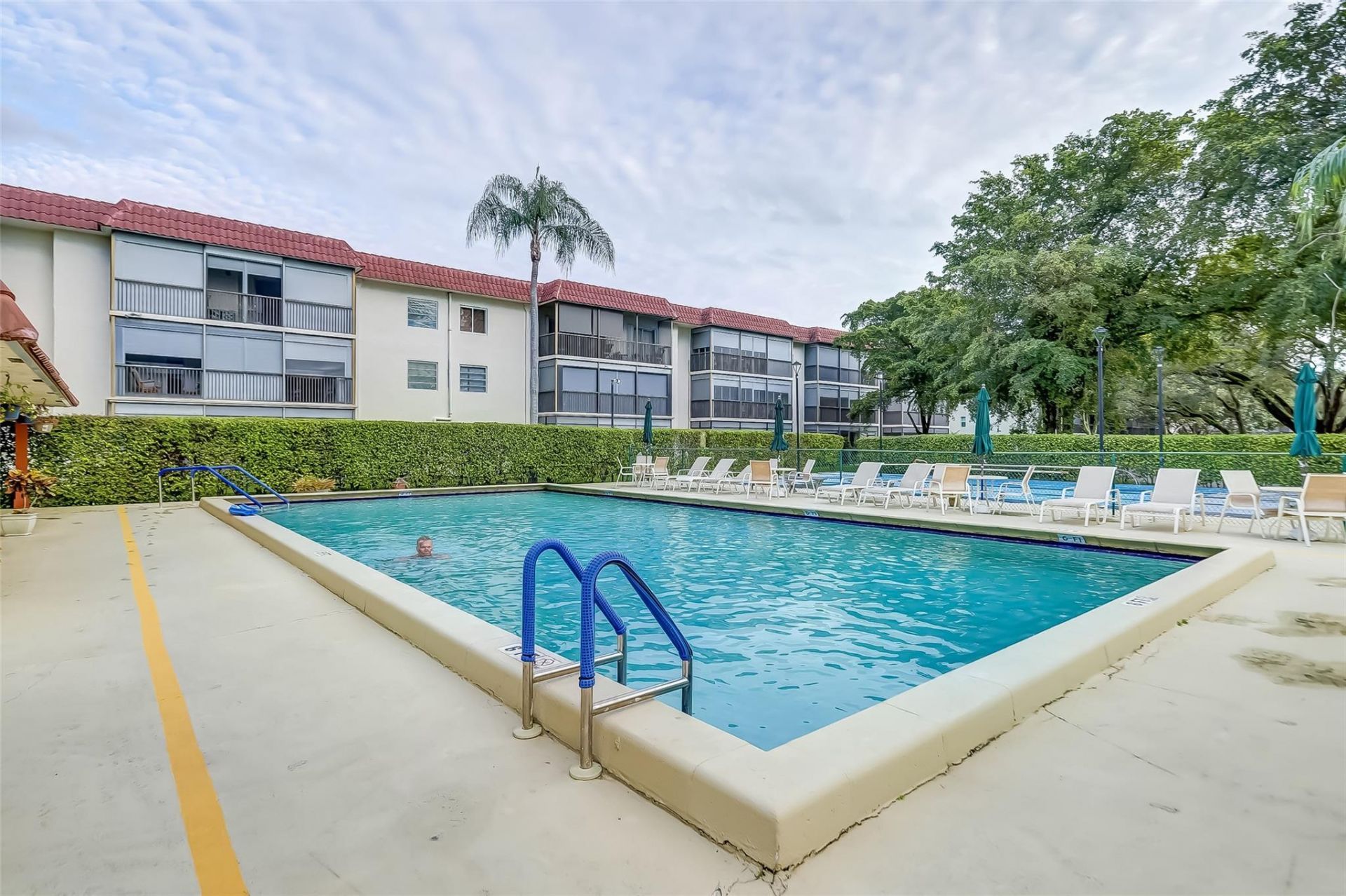 9623 S Hollybrook Lake Drive, Unit 204, Pembroke Pines, FL 33025 Photo