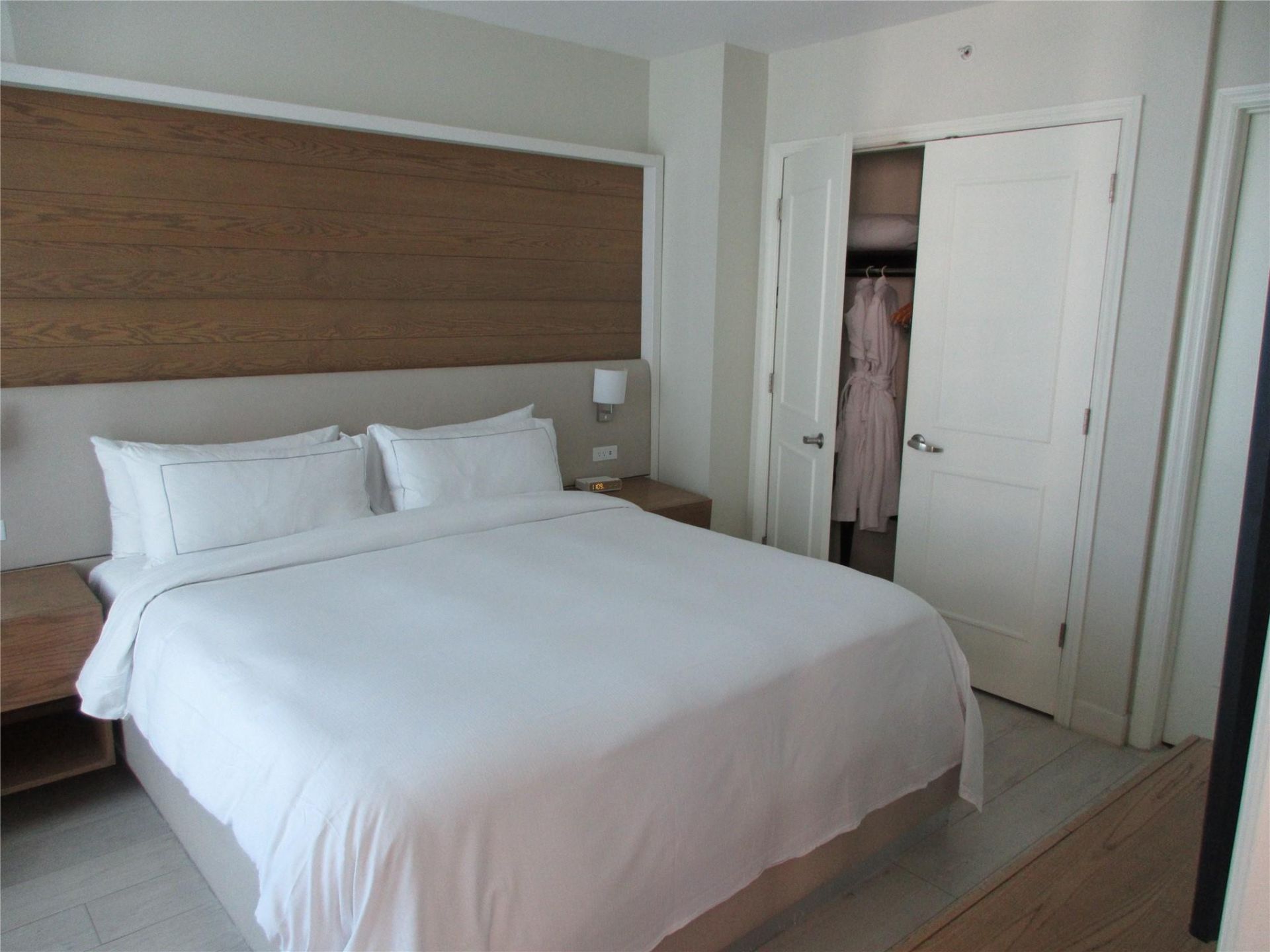 505 N Ft Lauderdale Bch Boulevard, Unit 1914, Fort Lauderdale, FL 33304 Photo