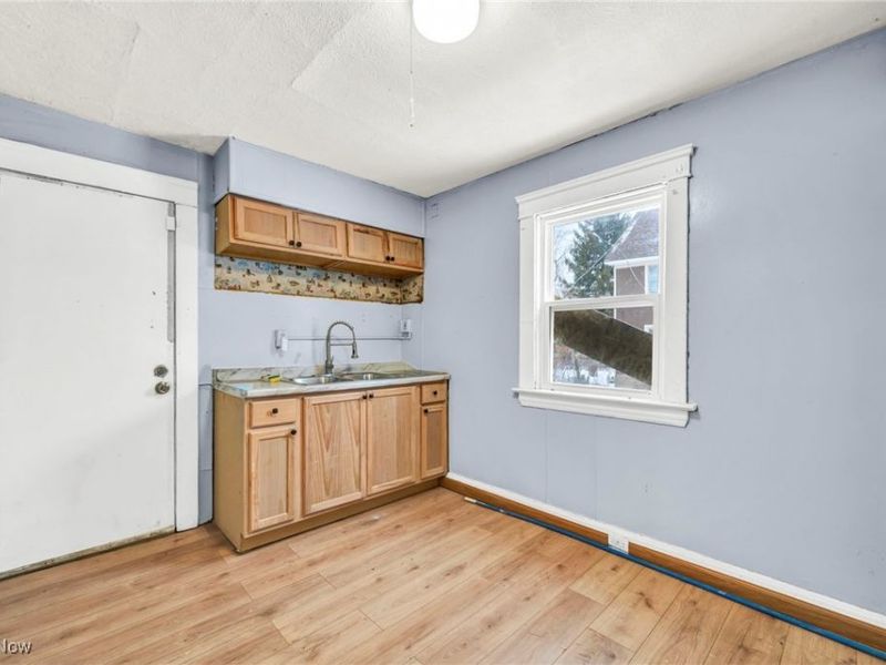 3564 E 118th Street, Cleveland, OH 44105 Photo 3