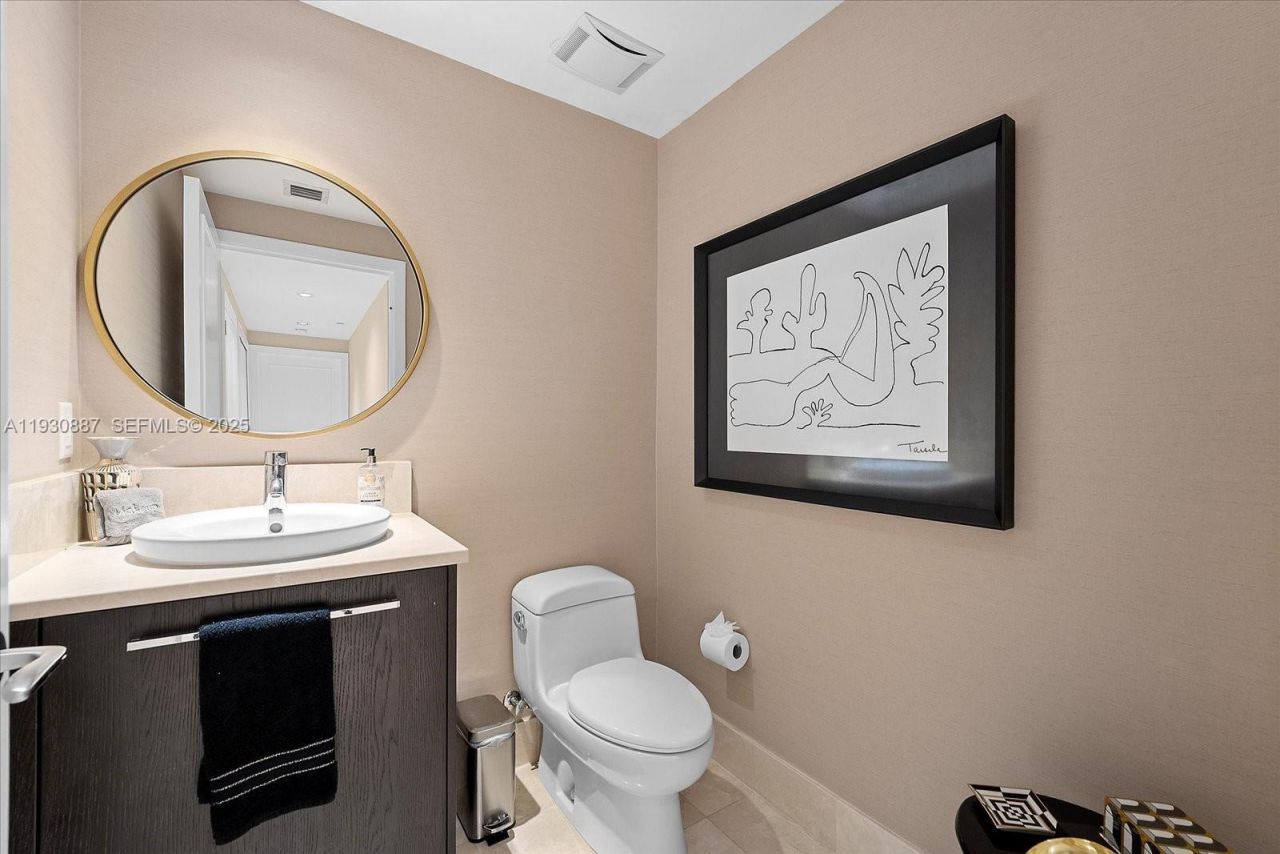 17121 Collins Ave, Unit 1005, Sunny Isles Beach, FL 33160 Photo