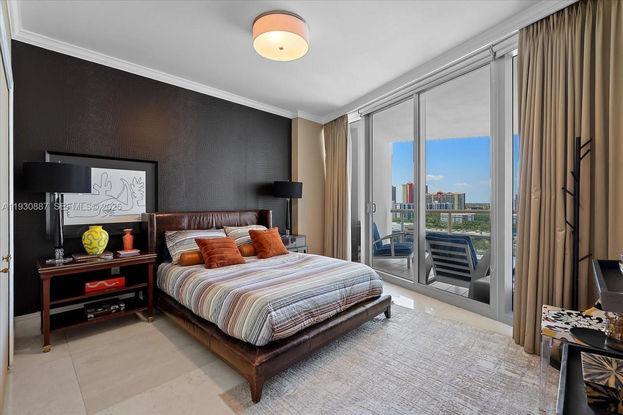 17121 Collins Ave, Unit 1005, Sunny Isles Beach, FL 33160 Photo