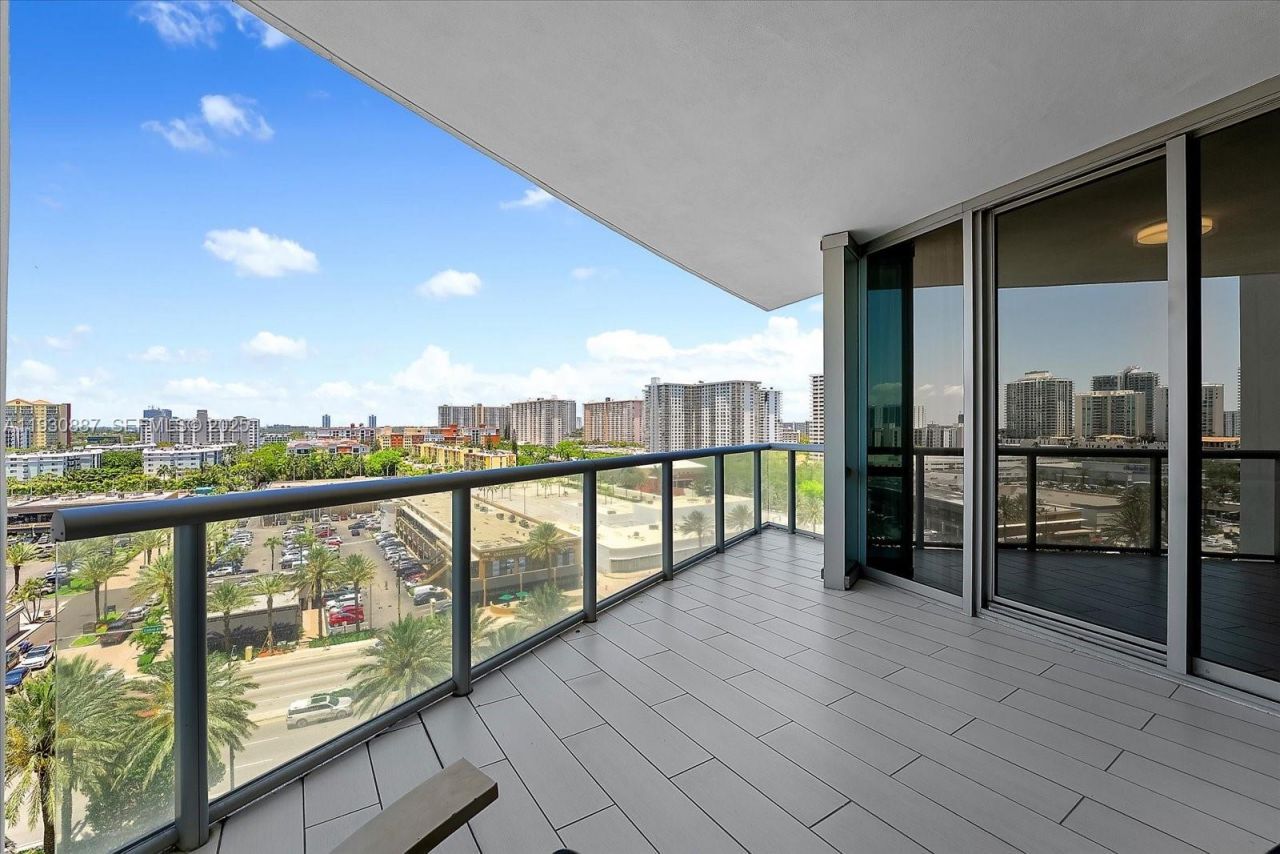 17121 Collins Ave, Unit 1005, Sunny Isles Beach, FL 33160 Photo