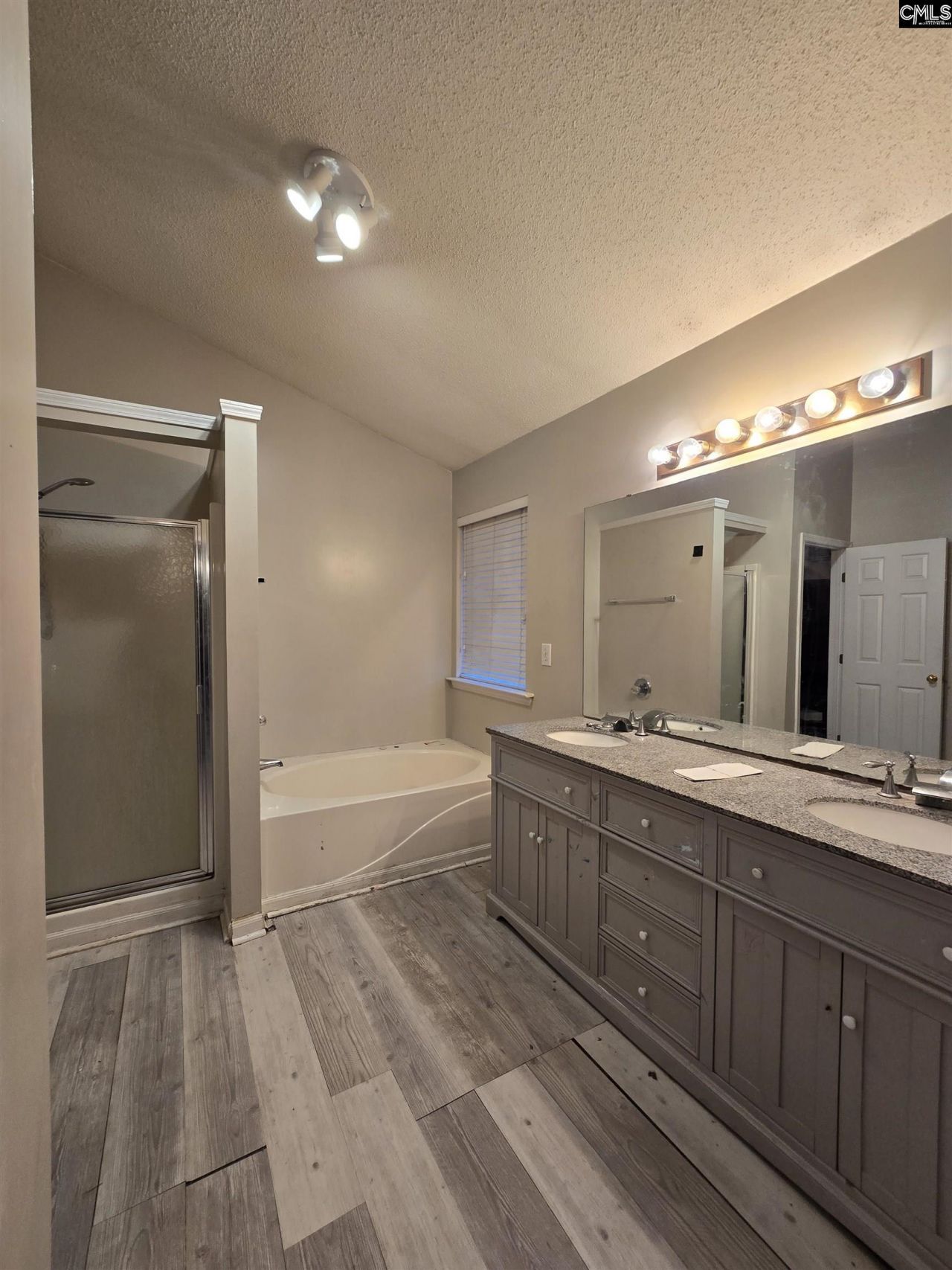 4 Back Bay Court Photo 19