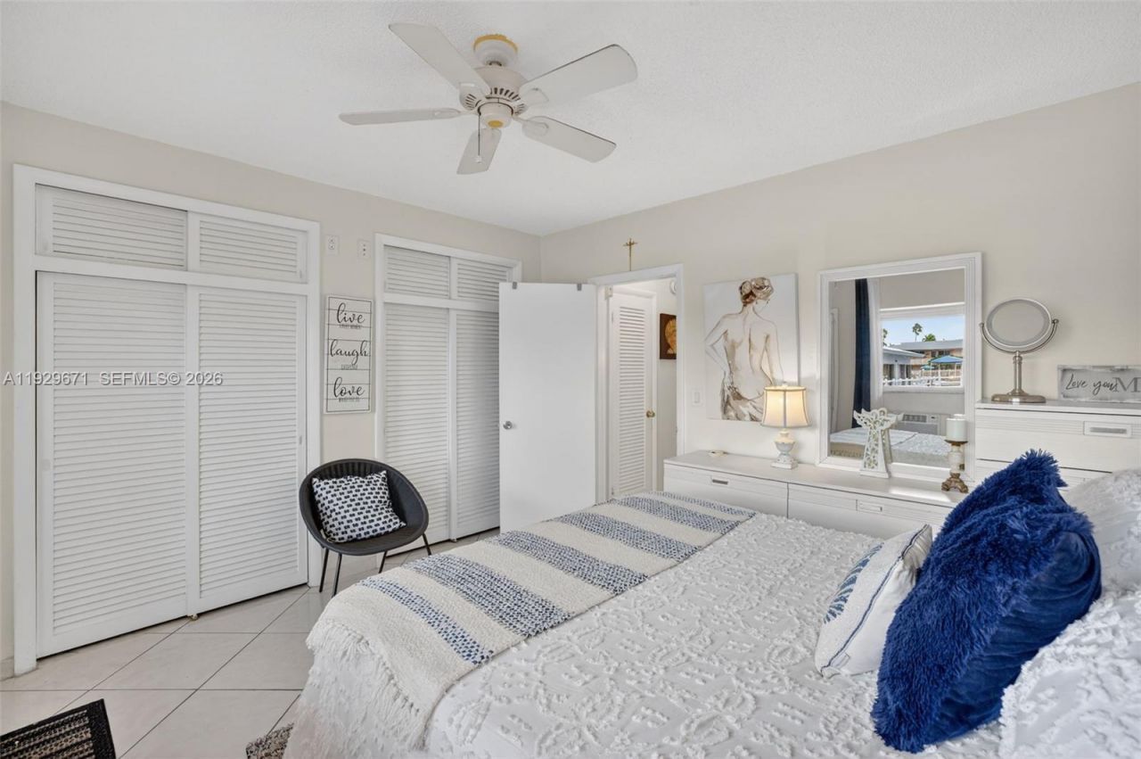 800 SW 10th Ter, Unit 4T, Hallandale Beach, FL 33009 Photo