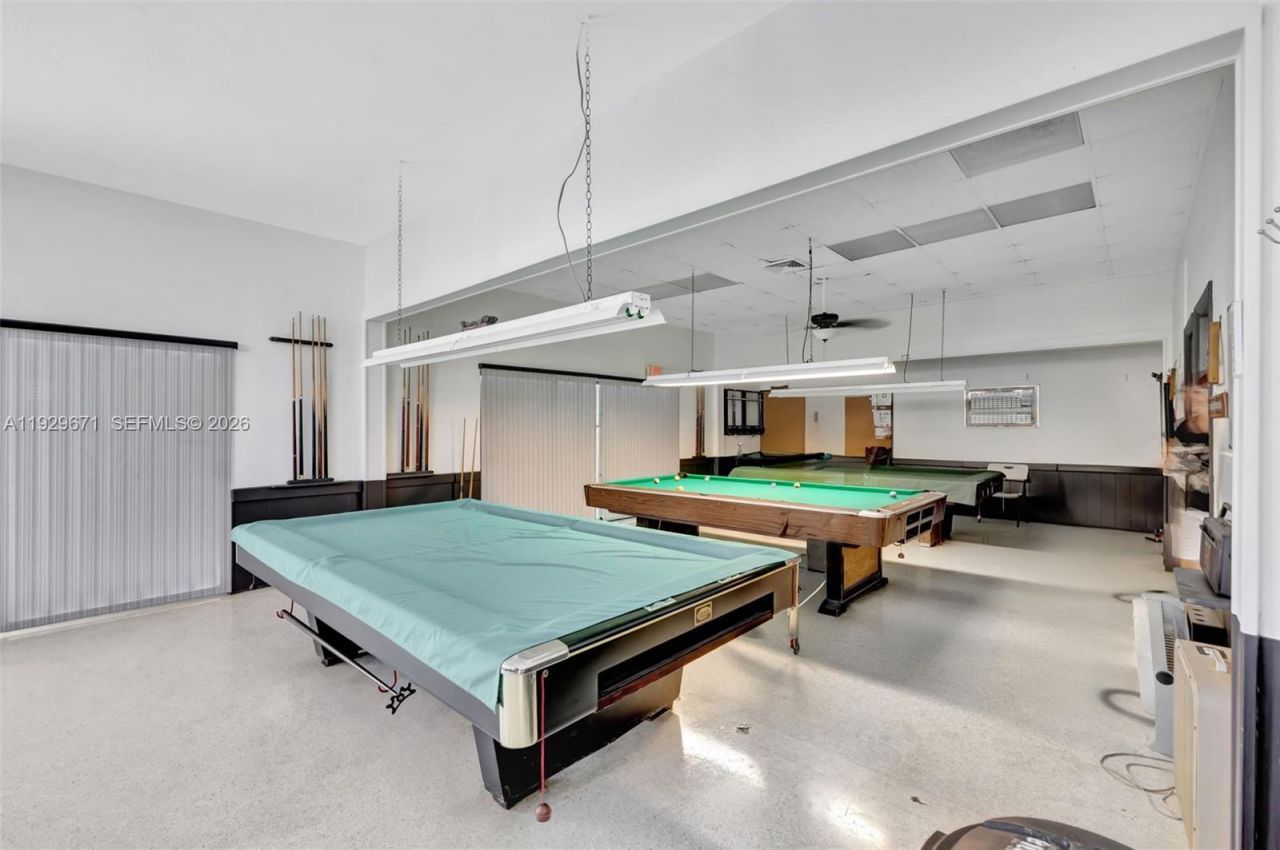 800 SW 10th Ter, Unit 4T, Hallandale Beach, FL 33009 Photo