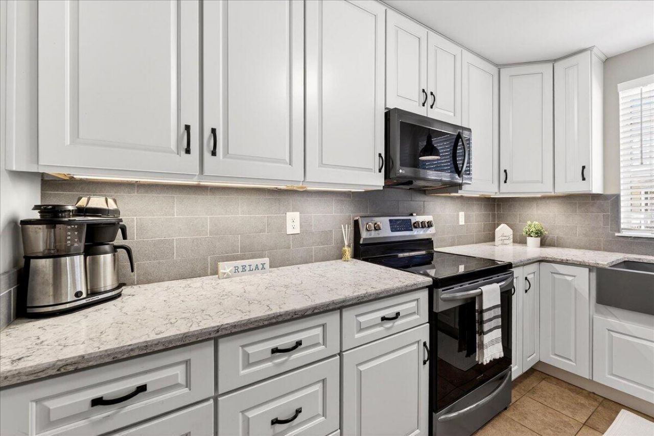 4910 Boykin Drive Photo 10