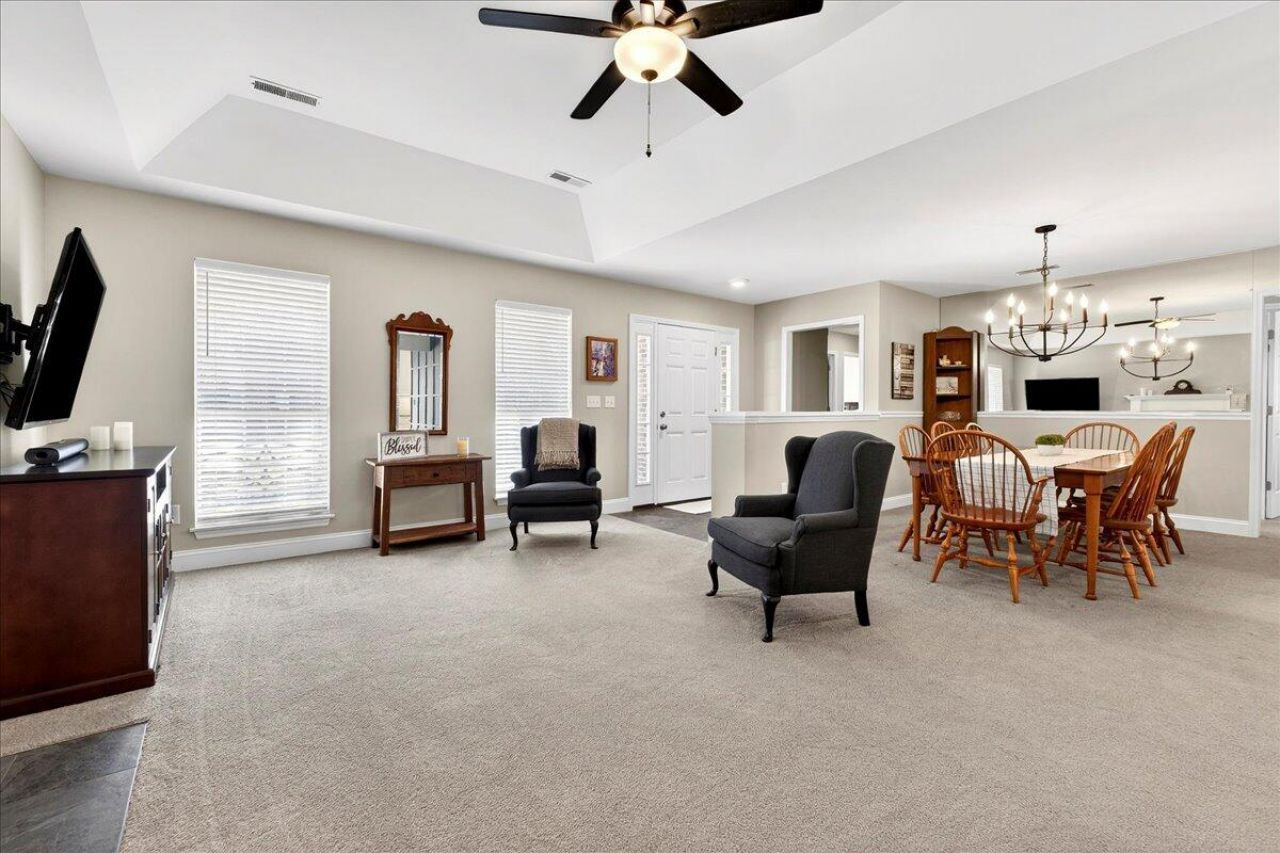 4910 Boykin Drive Photo 6