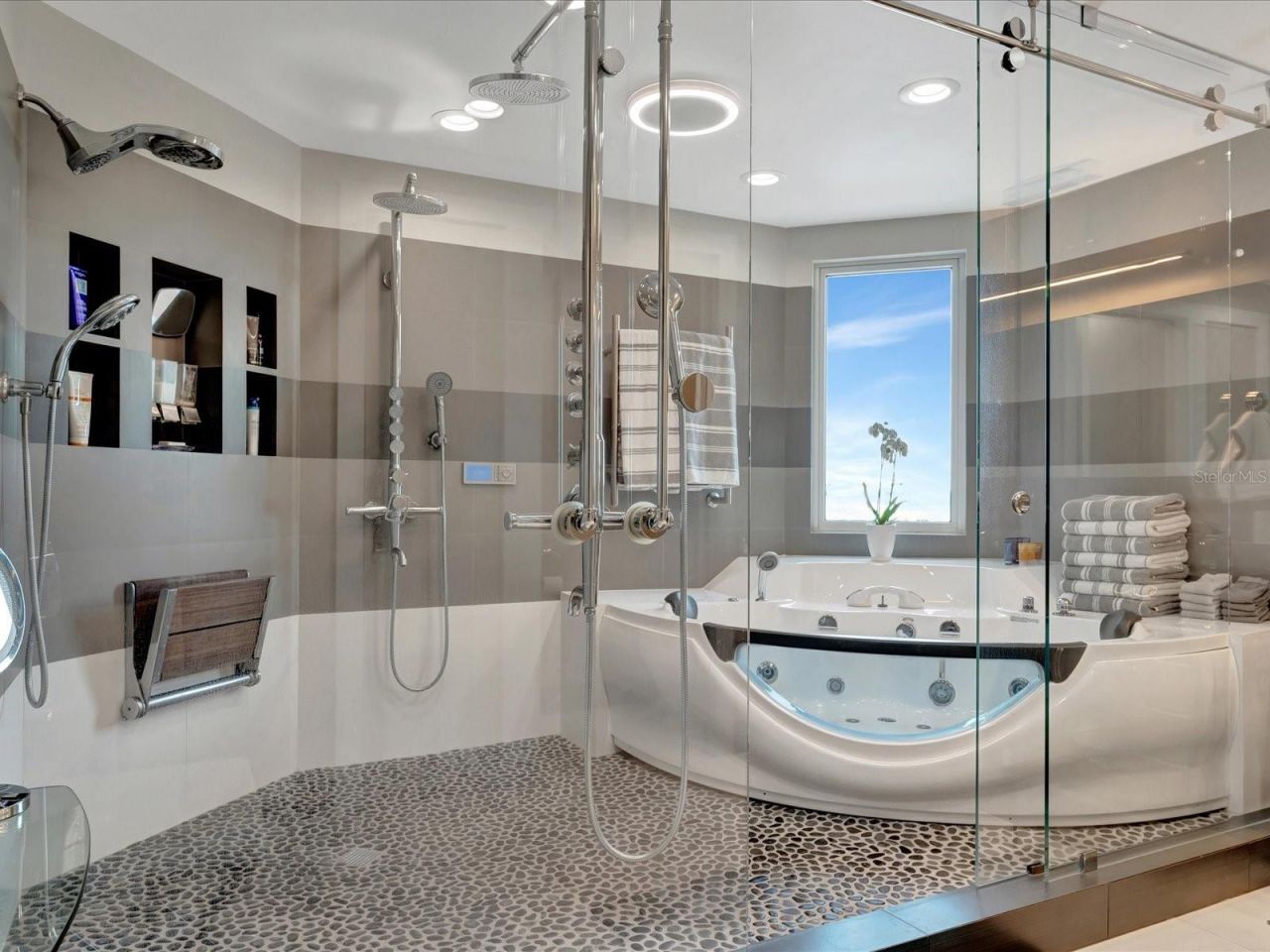 555 5th Avenue Ne, Unit 932, Saint Petersburg, FL 33701 Photo