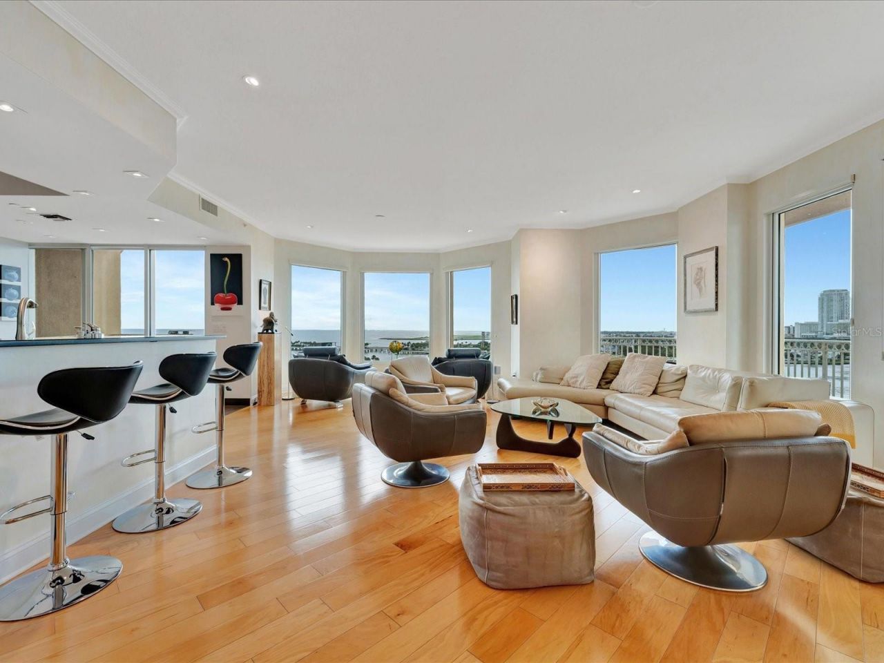 555 5th Avenue Ne, Unit 932, Saint Petersburg, FL 33701 Photo