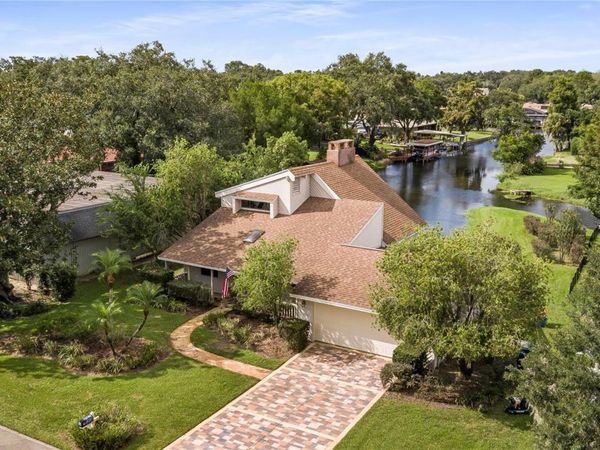 112 FIRST STREET, TAVARES, FL 32778