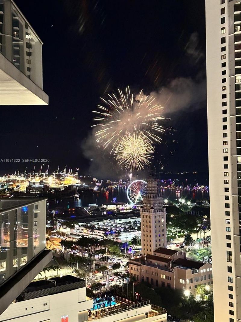 851 NE 1st Ave, Unit 2212, Miami, FL 33132 Photo