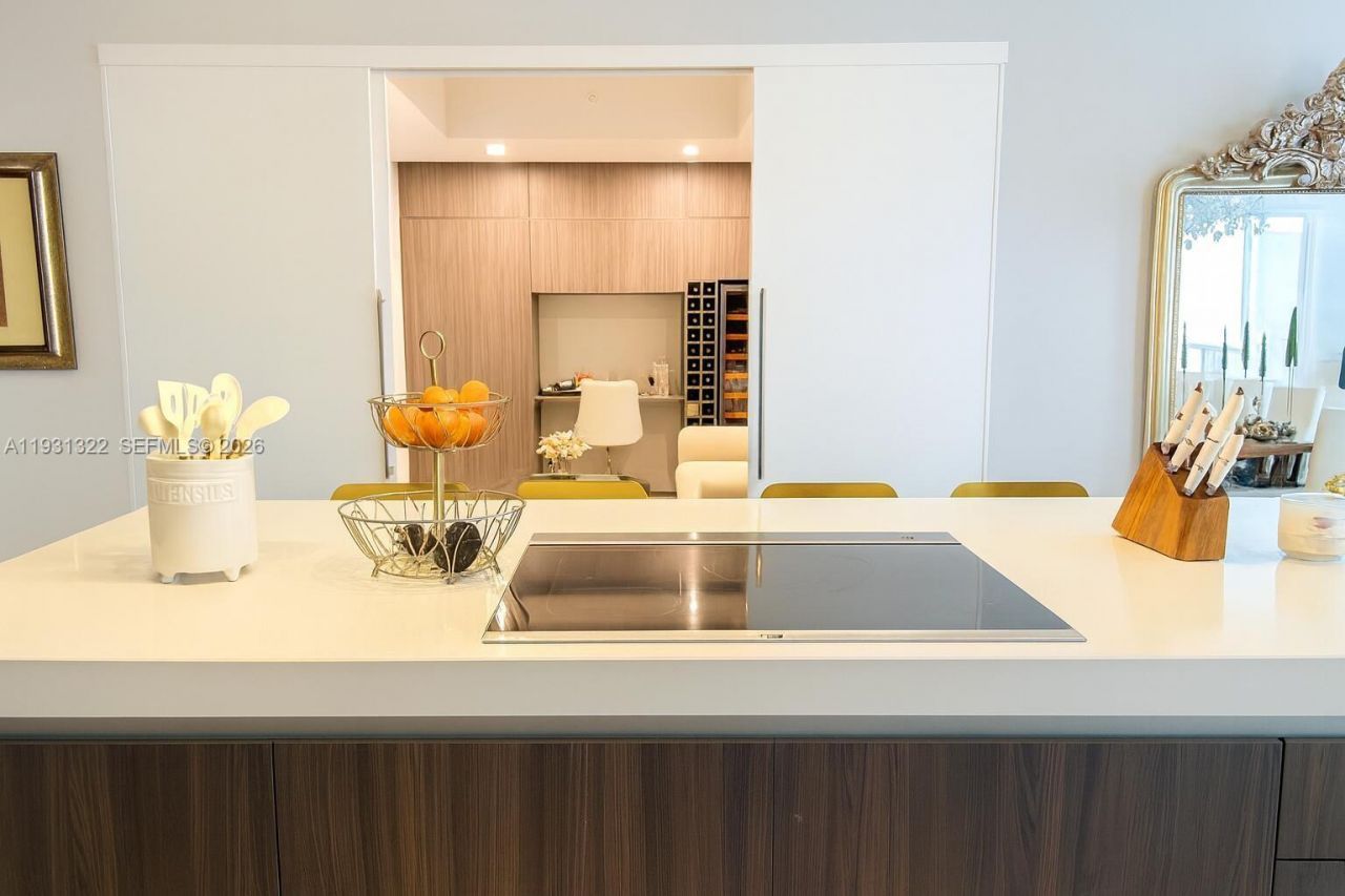 851 NE 1st Ave, Unit 2212, Miami, FL 33132 Photo