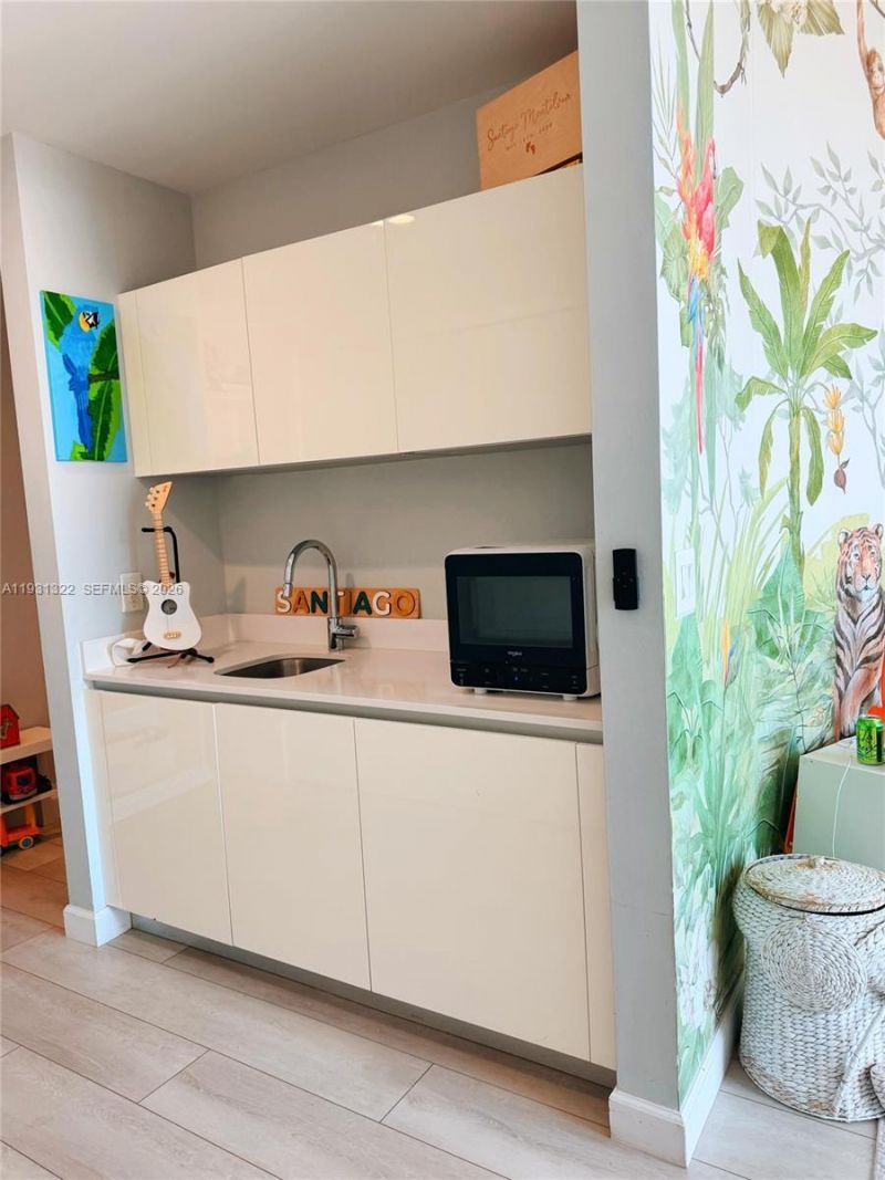 851 NE 1st Ave, Unit 2212, Miami, FL 33132 Photo