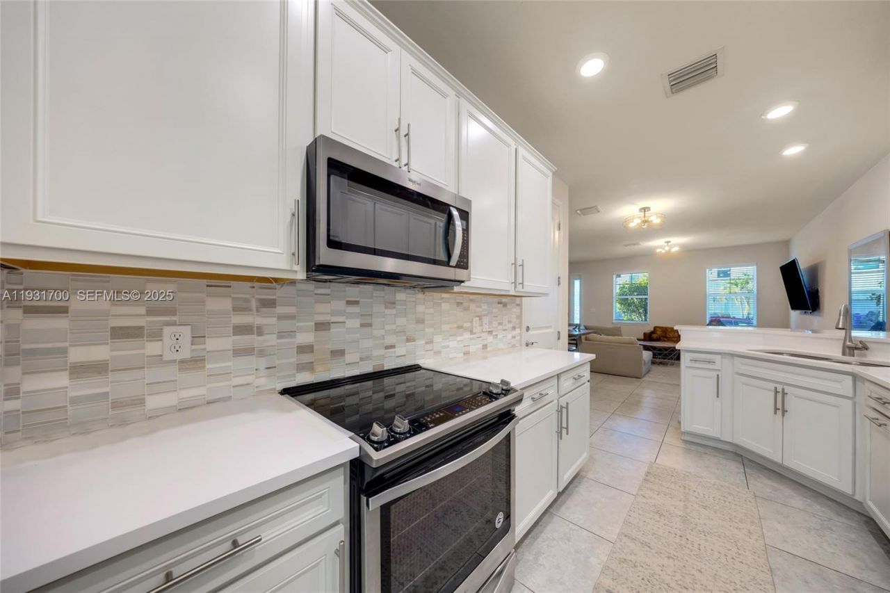 5110 Eucalyptus Dr, Unit 3, Hollywood, FL 33021 Photo