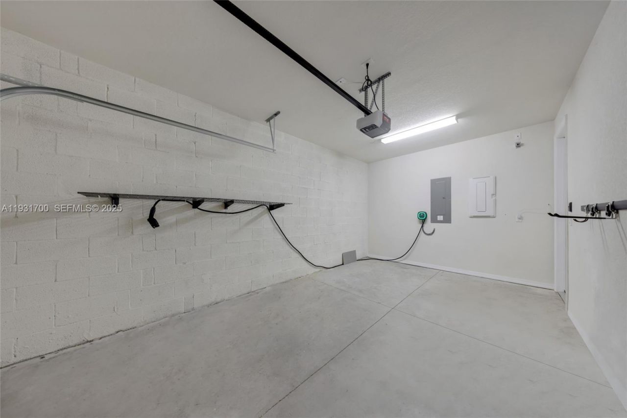 5110 Eucalyptus Dr, Unit 3, Hollywood, FL 33021 Photo