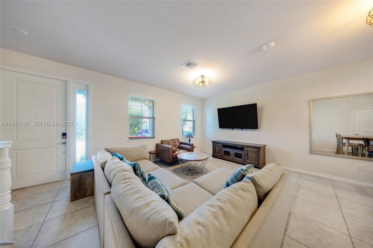 5110 Eucalyptus Dr, Unit 3, Hollywood, FL 33021 Photo