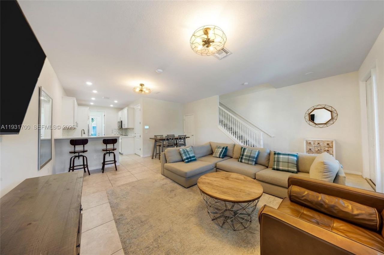 5110 Eucalyptus Dr, Unit 3, Hollywood, FL 33021 Photo