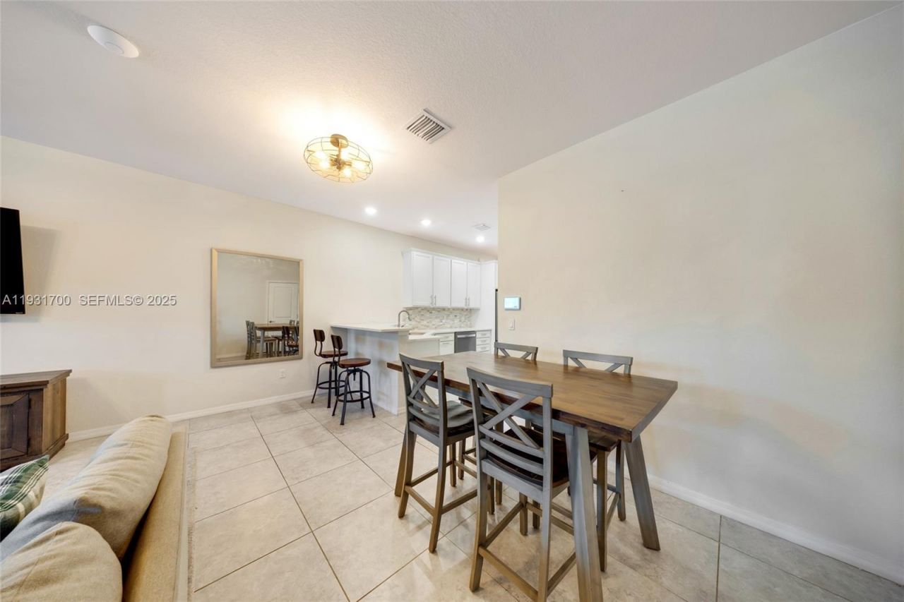 5110 Eucalyptus Dr, Unit 3, Hollywood, FL 33021 Photo