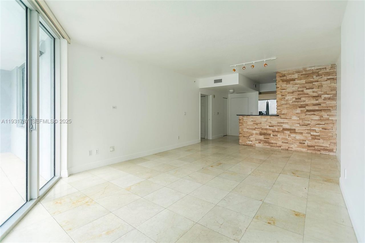 335 S Biscayne Blvd , Unit 2710, Miami, FL 33131 Photo