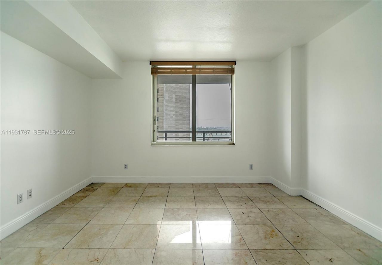 335 S Biscayne Blvd , Unit 2710, Miami, FL 33131 Photo
