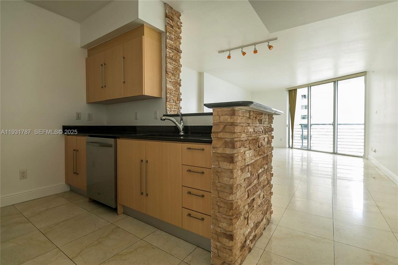 335 S Biscayne Blvd , Unit 2710, Miami, FL 33131 Photo