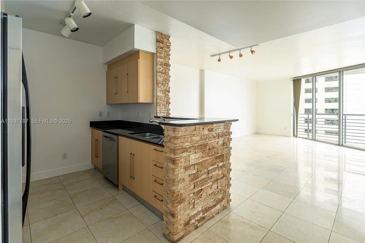 335 S Biscayne Blvd , Unit 2710, Miami, FL 33131 Photo